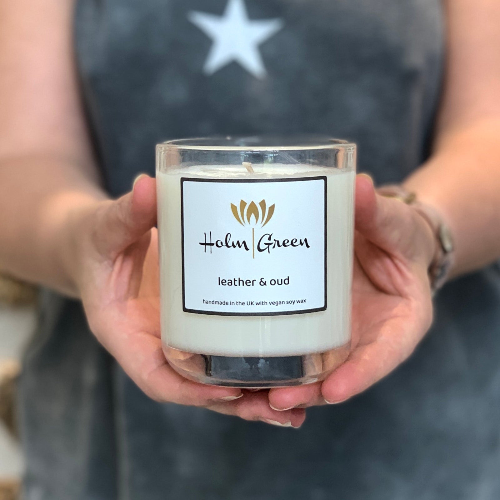 Leather & Oud Scented Candle Holmgreen